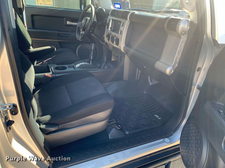 image for item DP8832 2007 Toyota  FJ Cruiser SUV