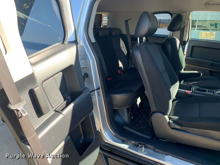 image for item DP8832 2007 Toyota  FJ Cruiser SUV