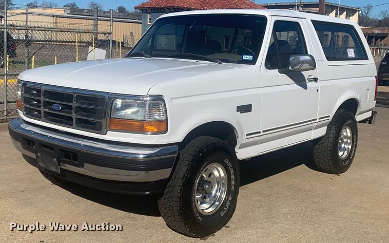 image for item DP8833 1996 Ford Bronco XLT SUV