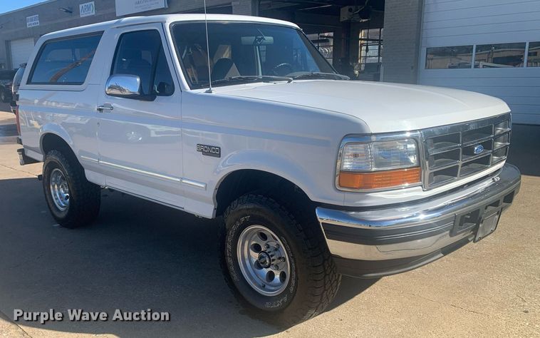 image for item DP8833 1996 Ford Bronco XLT SUV