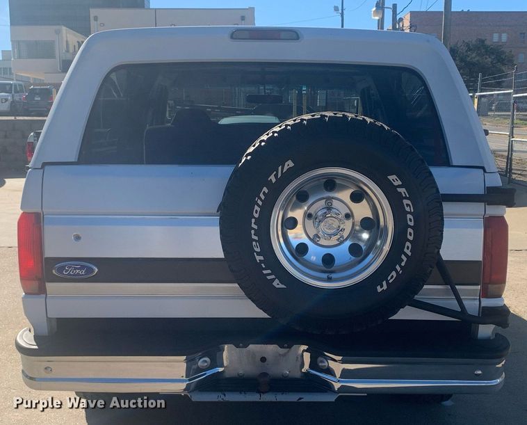 image for item DP8833 1996 Ford Bronco XLT SUV