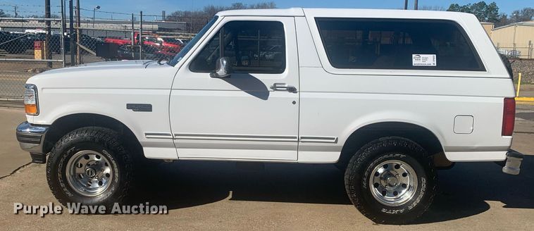 image for item DP8833 1996 Ford Bronco XLT SUV