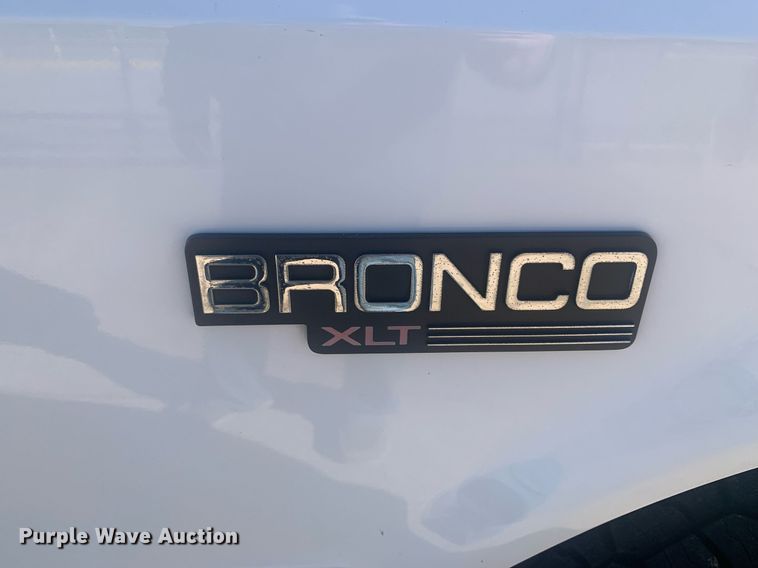 image for item DP8833 1996 Ford Bronco XLT SUV