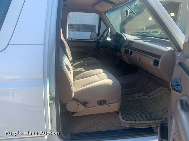 image for item DP8833 1996 Ford Bronco XLT SUV