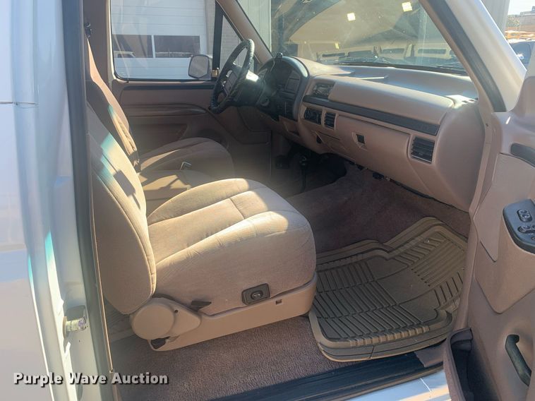 image for item DP8833 1996 Ford Bronco XLT SUV