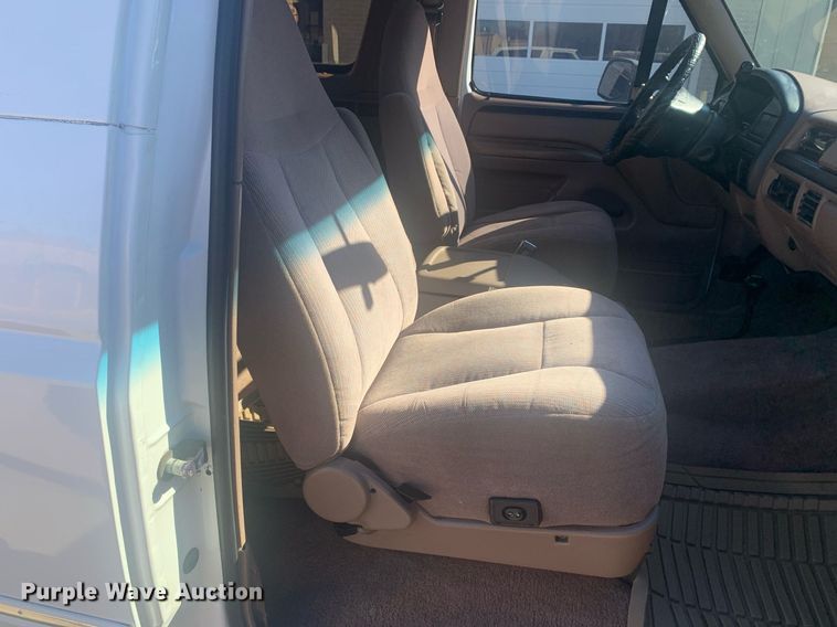 image for item DP8833 1996 Ford Bronco XLT SUV