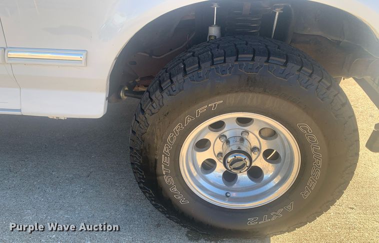 image for item DP8833 1996 Ford Bronco XLT SUV