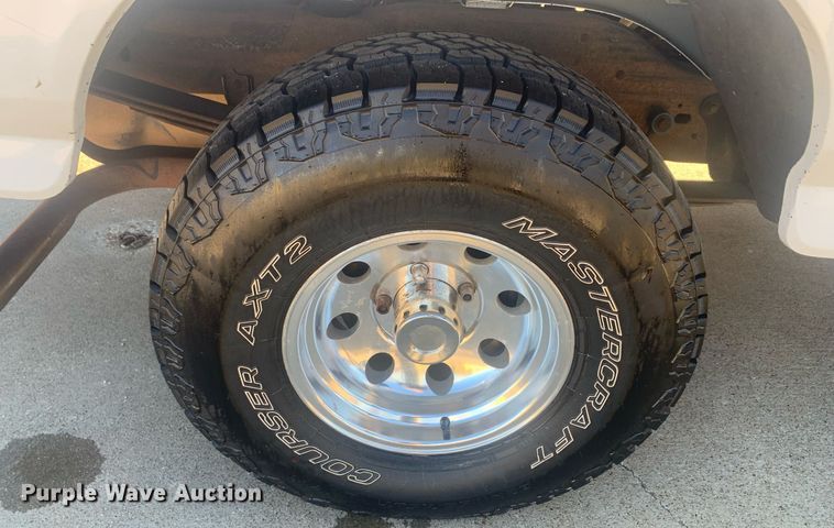 image for item DP8833 1996 Ford Bronco XLT SUV