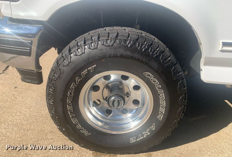 image for item DP8833 1996 Ford Bronco XLT SUV