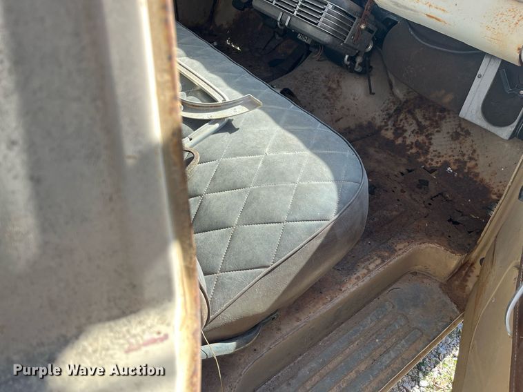 image for item DR5733 1964 Ford F100 pickup truck