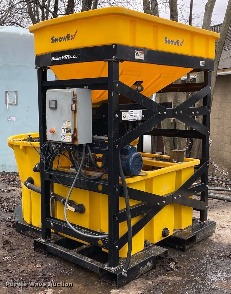 image for item DS5390 SnowEx BrinePro 2000 salt brine maker