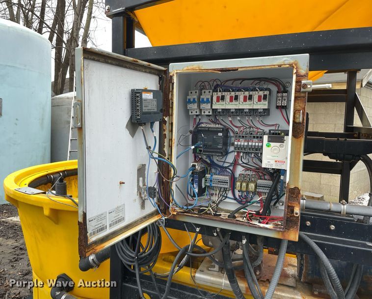 image for item DS5390 SnowEx BrinePro 2000 salt brine maker