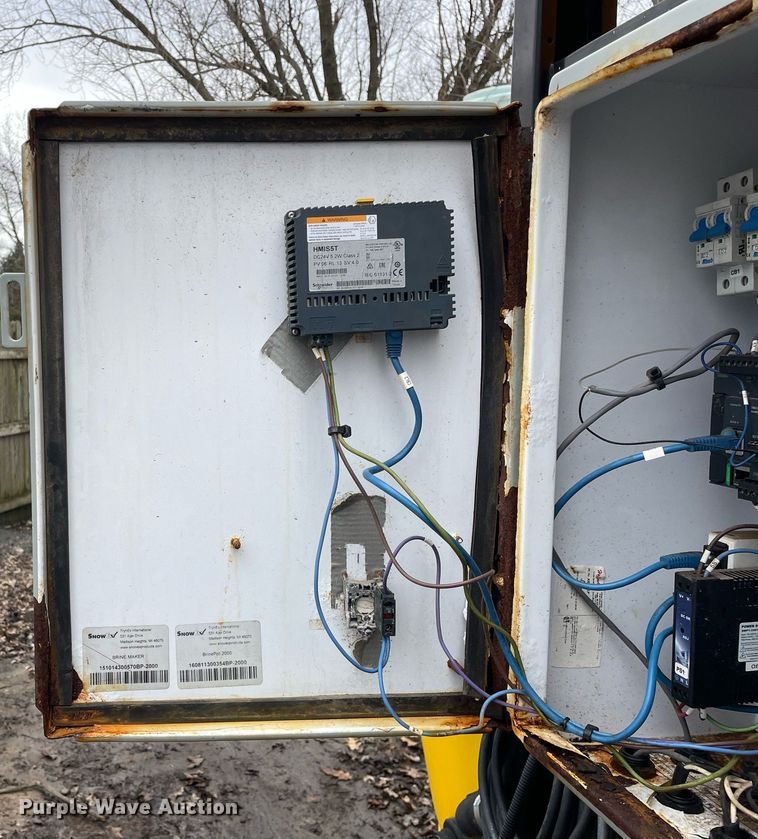 image for item DS5390 SnowEx BrinePro 2000 salt brine maker