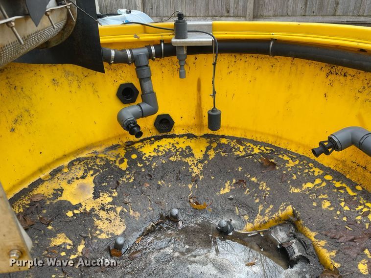 image for item DS5390 SnowEx BrinePro 2000 salt brine maker