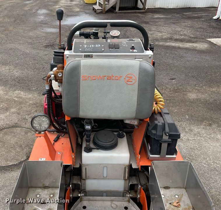 image for item DS5403 Snowrator ZX4 