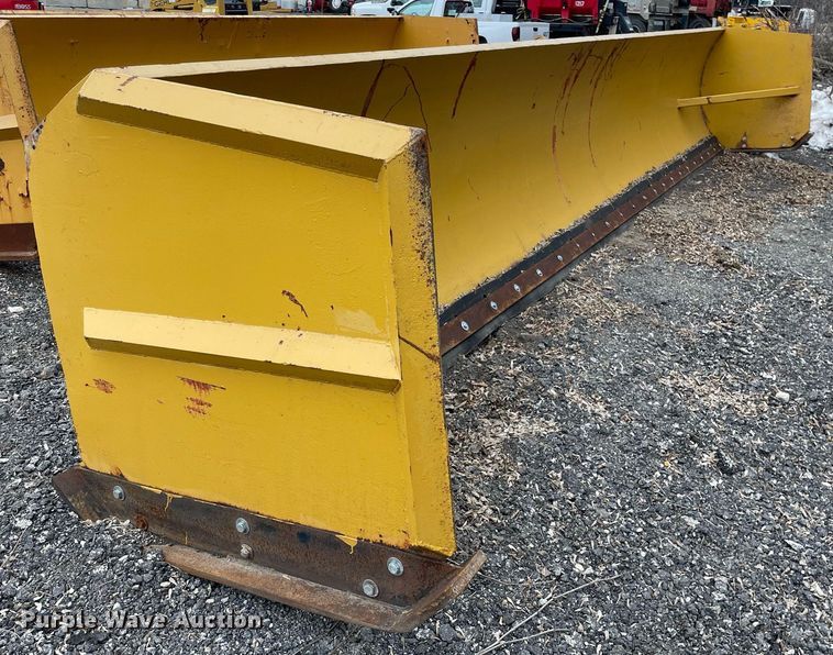 image for item DS5426 26' W wheel loader snow pusher 