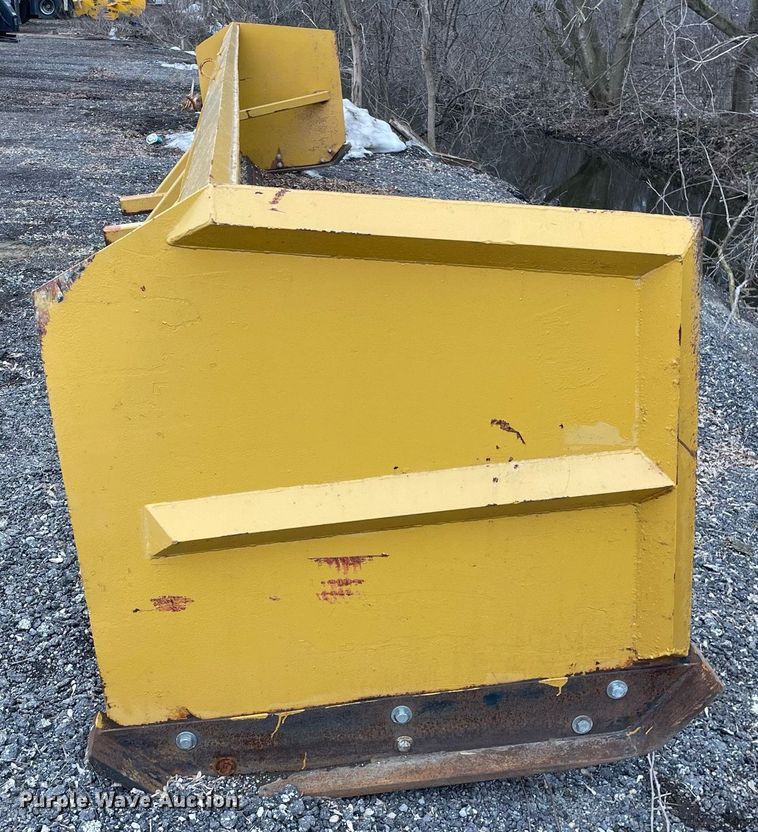 image for item DS5426 26' W wheel loader snow pusher 
