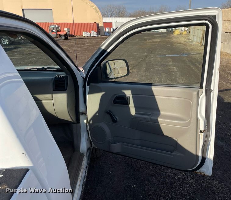 image for item DS5447 2006 GMC Canyon pickup truck