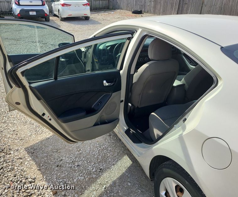 image for item DS7258 2015 Kia Forte 