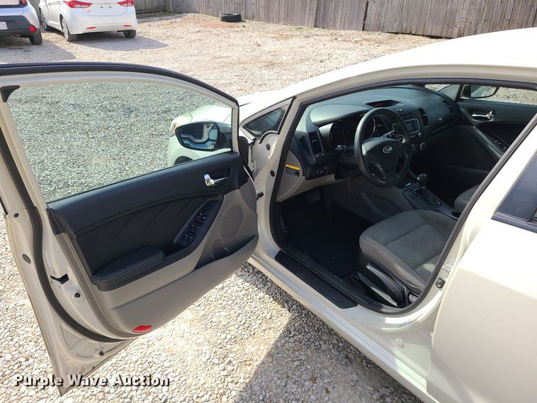 image for item DS7258 2015 Kia Forte 