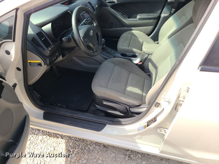image for item DS7258 2015 Kia Forte 