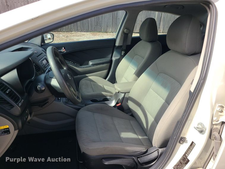 image for item DS7258 2015 Kia Forte 