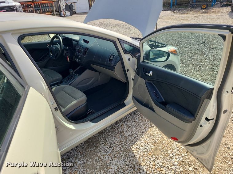 image for item DS7258 2015 Kia Forte 