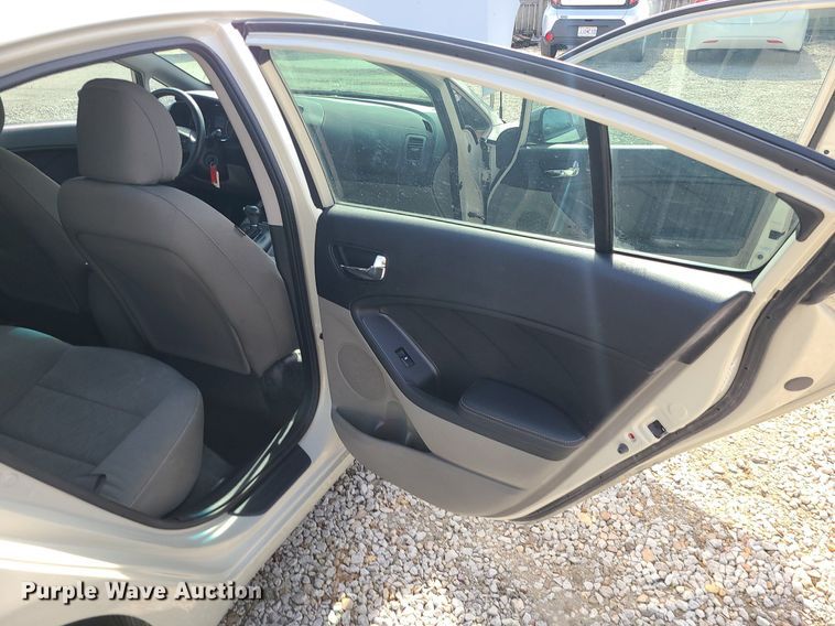 image for item DS7258 2015 Kia Forte 