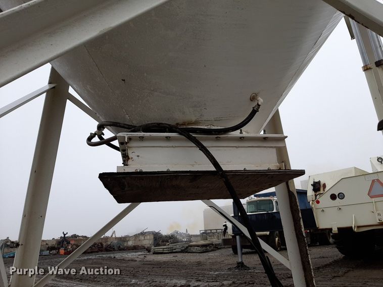 image for item DV9755 2004 Cemen Tech CT250S cement silo