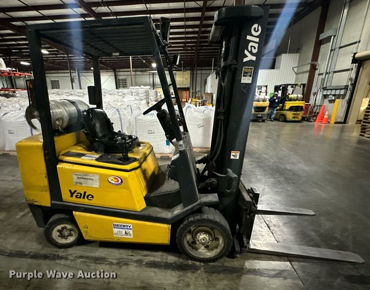 image for item DW2950 Yale GLC060TGNUAE084 forklift