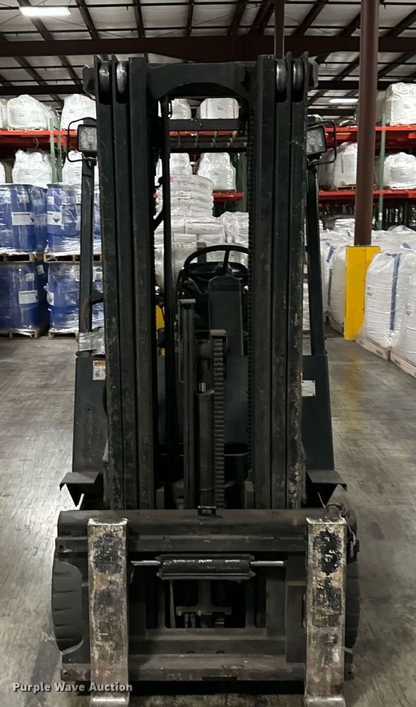 image for item DW2950 Yale GLC060TGNUAE084 forklift