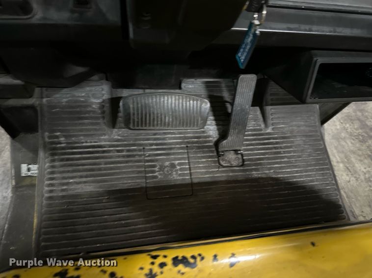 image for item DW2950 Yale GLC060TGNUAE084 forklift