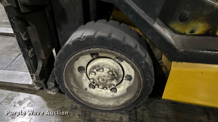 image for item DW2950 Yale GLC060TGNUAE084 forklift