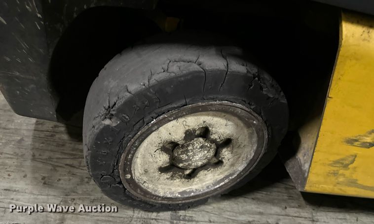 image for item DW2950 Yale GLC060TGNUAE084 forklift