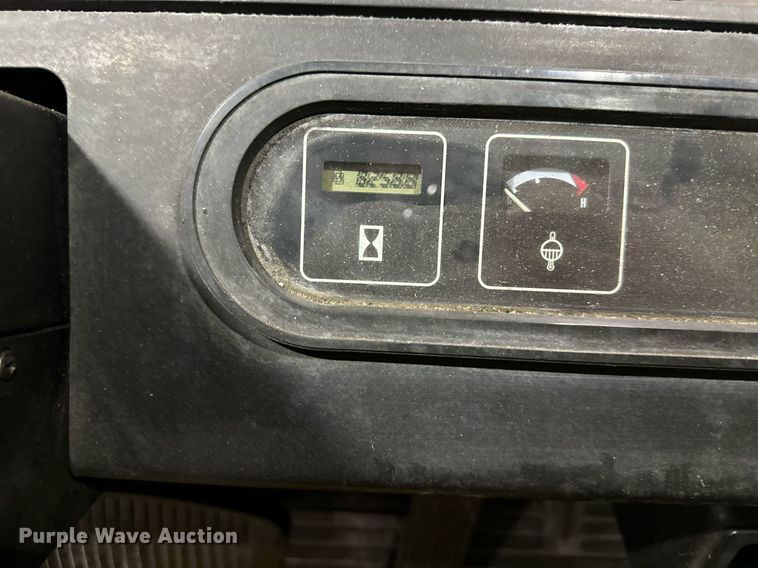 image for item DW2950 Yale GLC060TGNUAE084 forklift