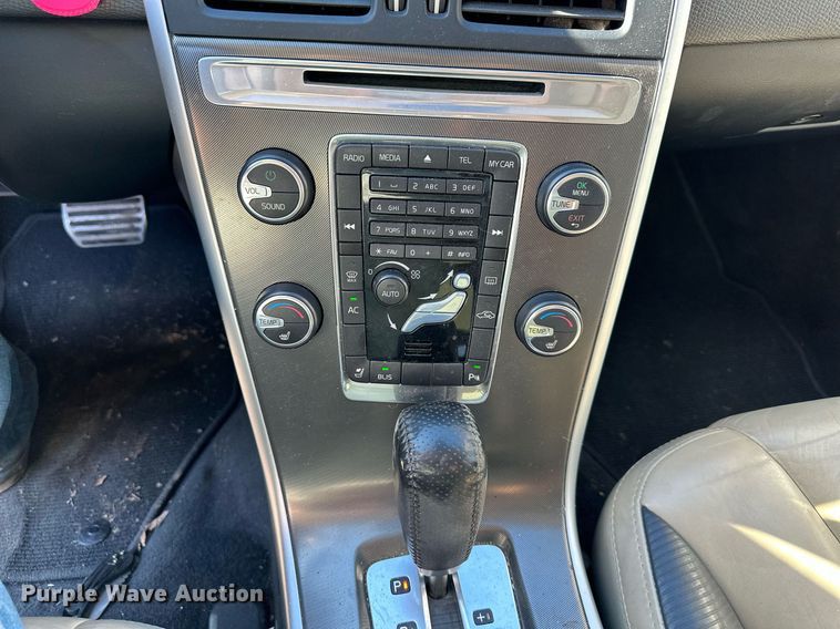 image for item DW2966 2011 Volvo  XC60  SUV