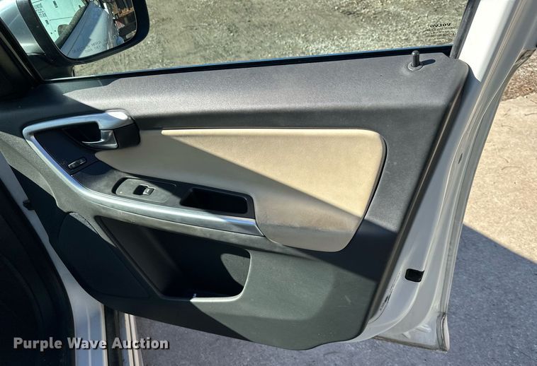 image for item DW2966 2011 Volvo  XC60  SUV