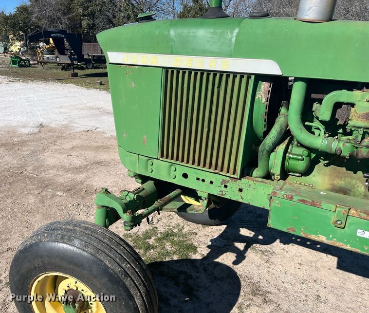 image for item EI0596 1963 John Deere 3010 tractor