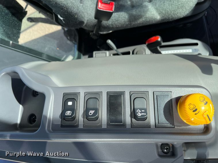 image for item EI0608 Kioti DK4210SE MFWD tractor