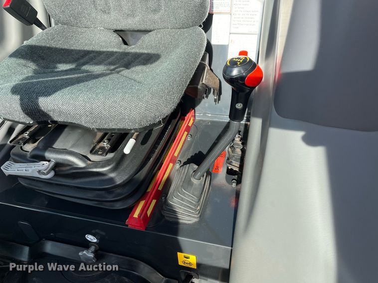 image for item EI0608 Kioti DK4210SE MFWD tractor