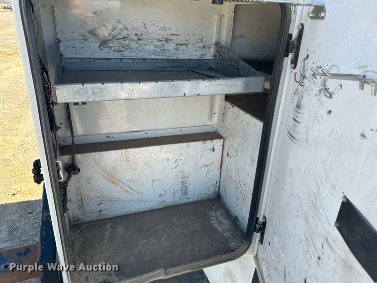 image for item EJ0179 2015 Ford F550 SuperCab utility / service truck