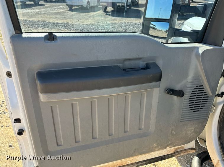 image for item EJ0179 2015 Ford F550 SuperCab utility / service truck