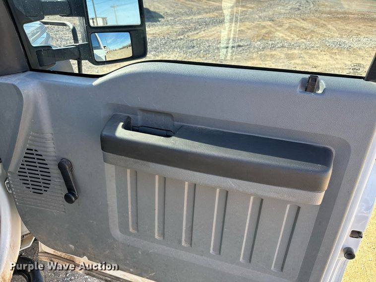 image for item EJ0179 2015 Ford F550 SuperCab utility / service truck