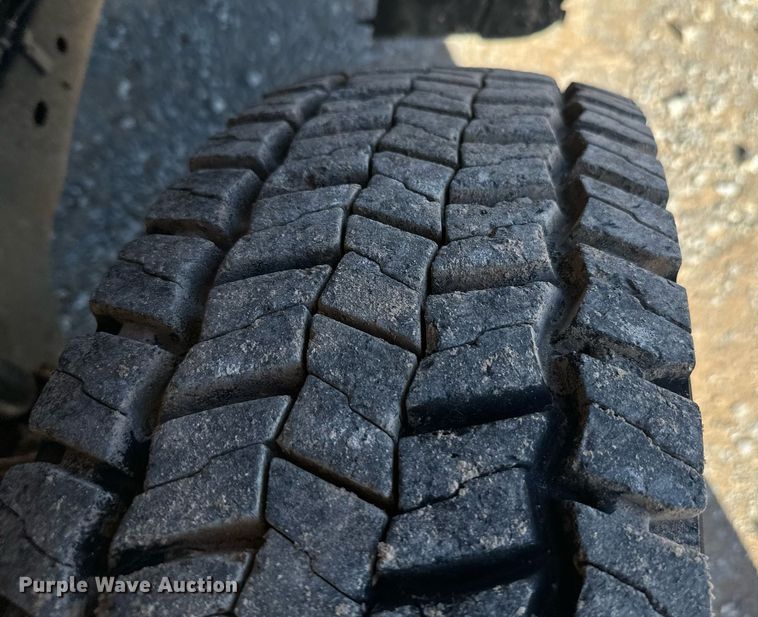 image for item EJ0179 2015 Ford F550 SuperCab utility / service truck