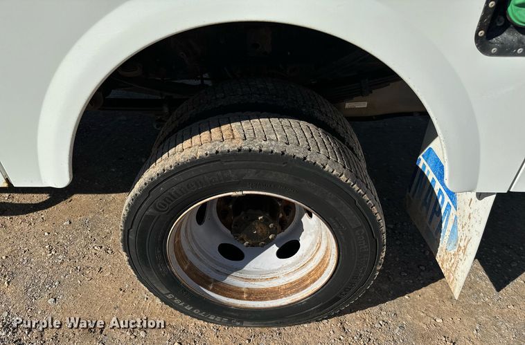 image for item EJ0179 2015 Ford F550 SuperCab utility / service truck