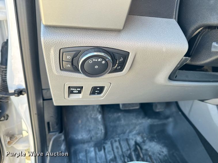 image for item EJ0180 2019 Ford F150  SuperCrew pickup truck