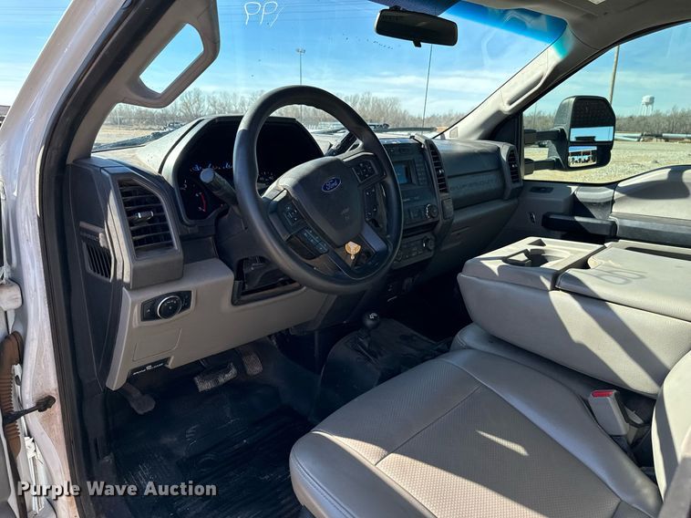 image for item EJ0182 2017 Ford F550 Super Duty XL SuperCab utility / service truck