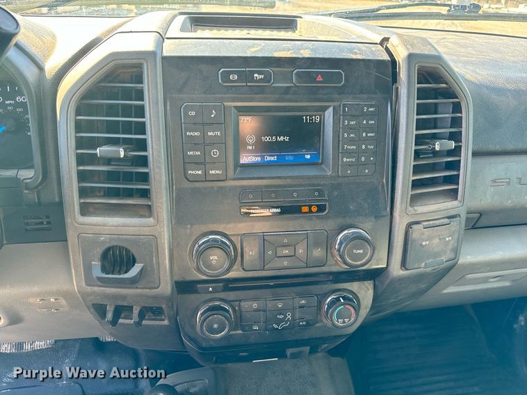 image for item EJ0182 2017 Ford F550 Super Duty XL SuperCab utility / service truck