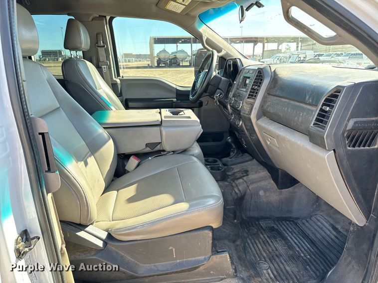 image for item EJ0182 2017 Ford F550 Super Duty XL SuperCab utility / service truck