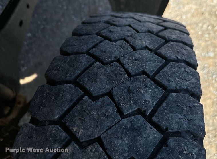 image for item EJ0182 2017 Ford F550 Super Duty XL SuperCab utility / service truck